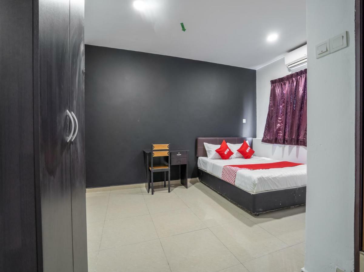 Oyo 1167 Rest And Go Hotel Кланг Экстерьер фото