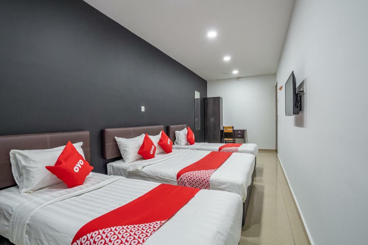 Oyo 1167 Rest And Go Hotel Кланг Экстерьер фото