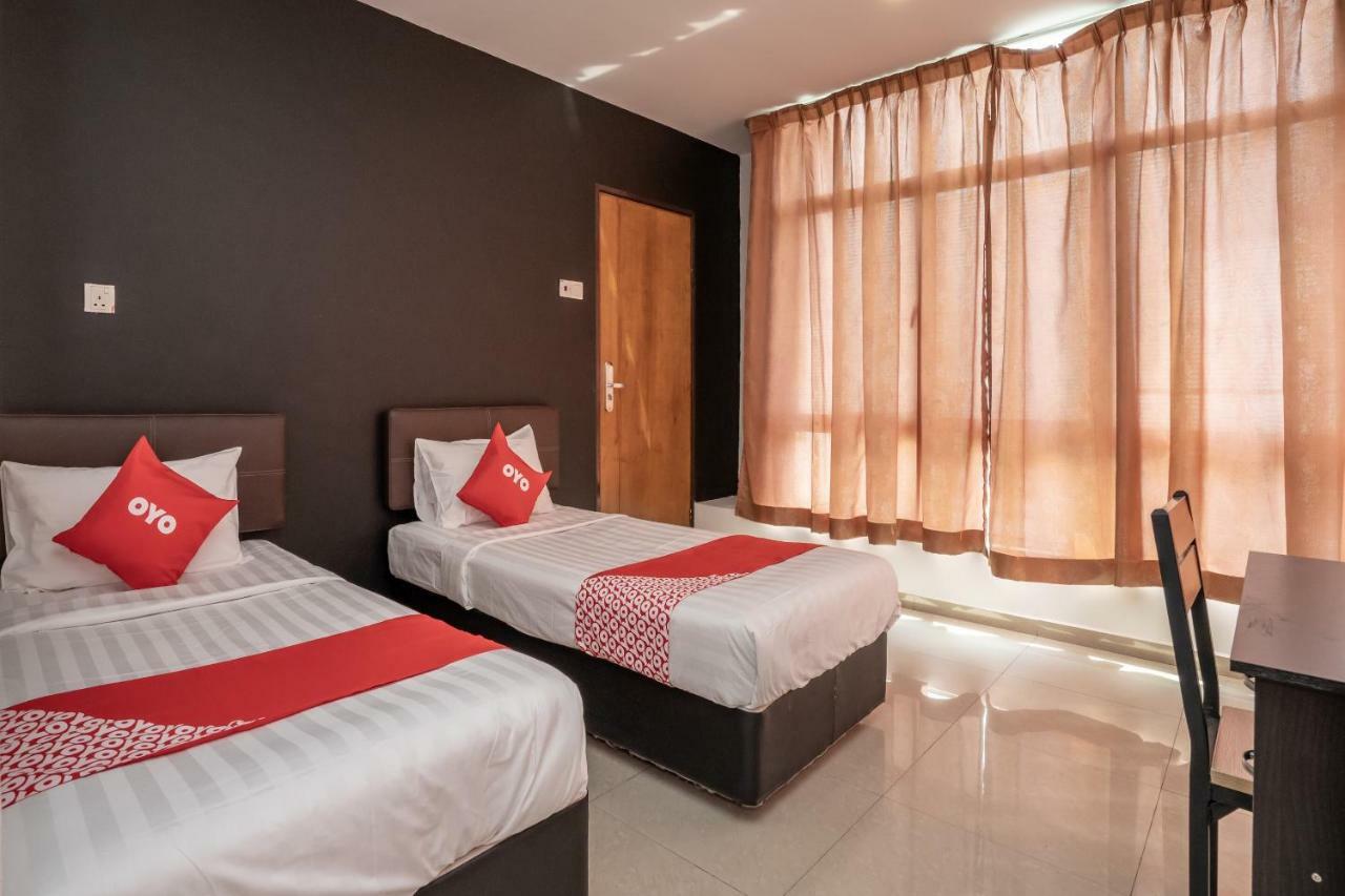 Oyo 1167 Rest And Go Hotel Кланг Экстерьер фото