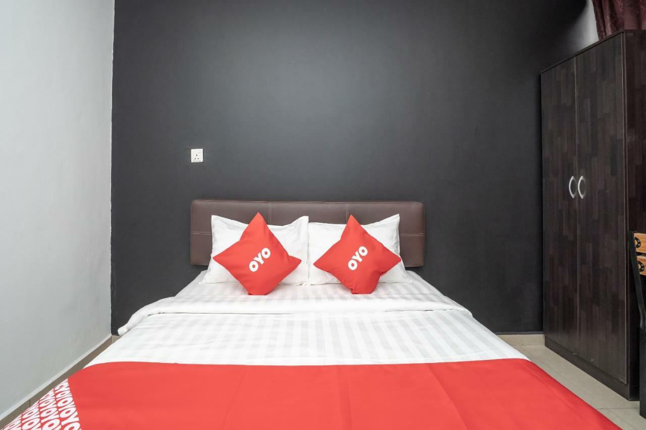 Oyo 1167 Rest And Go Hotel Кланг Экстерьер фото