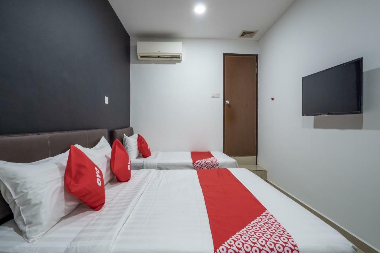 Oyo 1167 Rest And Go Hotel Кланг Экстерьер фото
