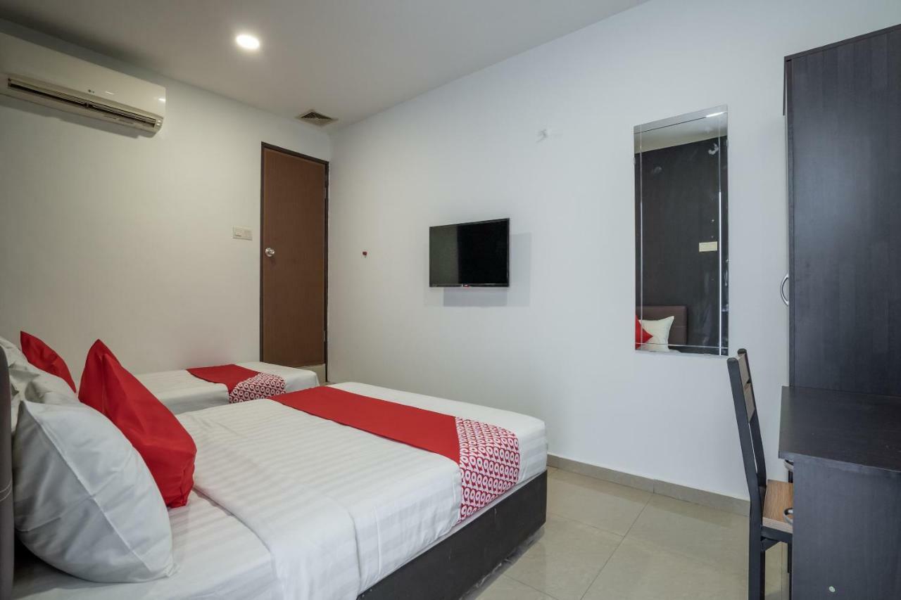 Oyo 1167 Rest And Go Hotel Кланг Экстерьер фото